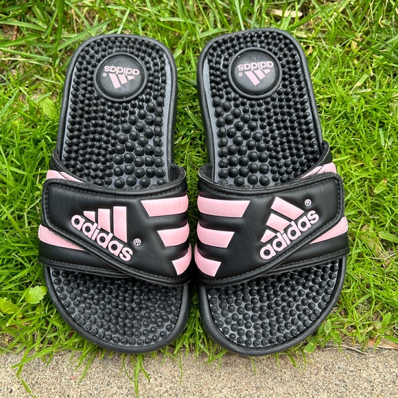 Adidas Black and light pink addissage slides Size 12k - Picture 2 of 4